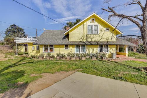 Eclectic Wildomar Home 6 Mi to Santa Rosa Plateau in Wildomar, USA