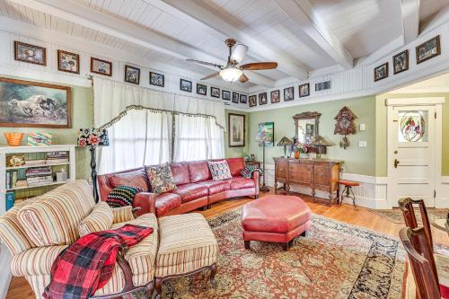 Eclectic Wildomar Home 6 Mi to Santa Rosa Plateau in Wildomar, USA