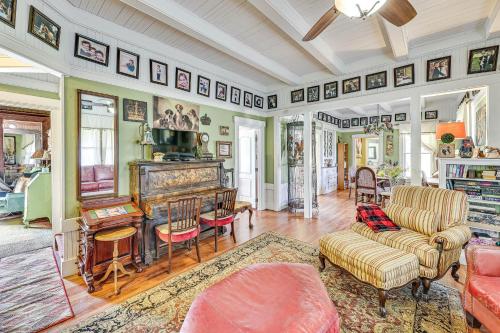 Eclectic Wildomar Home 6 Mi to Santa Rosa Plateau in Wildomar, USA
