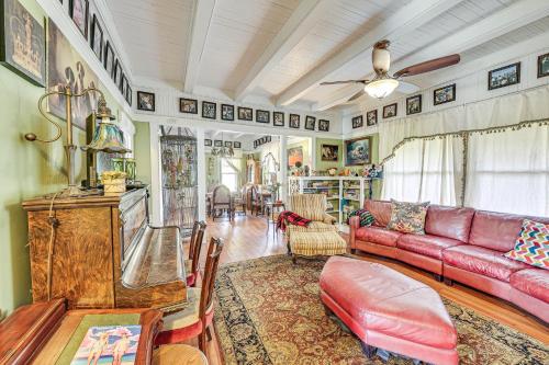 Eclectic Wildomar Home 6 Mi to Santa Rosa Plateau in Wildomar, USA