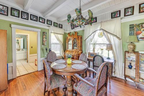 Eclectic Wildomar Home 6 Mi to Santa Rosa Plateau in Wildomar, USA