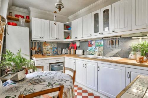 Beautiful cocoon near Montmartre - main image