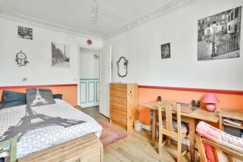 Beautiful cocoon near Montmartre - image 4