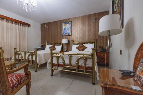 Twin Room image 1