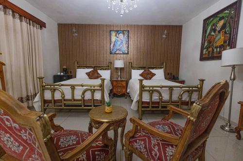 Twin Room image 4