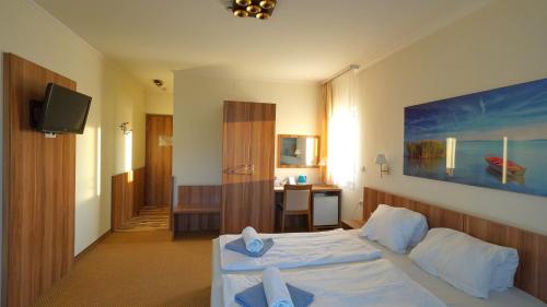 Balaton Colors Beach Hotel - image 5