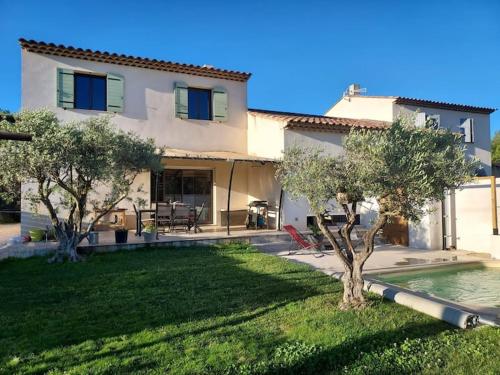 Maison avec piscine au calme en Provence - Location saisonnière - Saint-Cannat