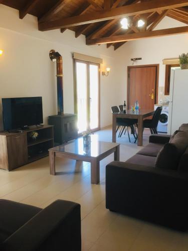 Iekārtas, Love Holiday Suite 2 in Treis Elies