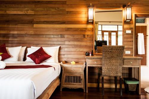 Facilities, Chaipura Resort in Koh Chang Tai