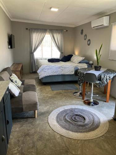 Stellies Accommodation - Room 1