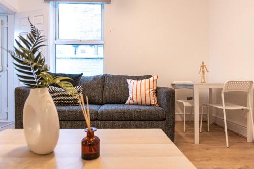 Stylish 1-Bed Flat in Liverpool by 53 Degrees Property, Ideal for Business & Long-Term Stays!, Liverpool (photo 6)