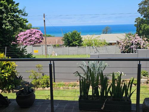 B&B Hibberdene - Spacious 1 bedroom flat with lovely sea view - Bed and Breakfast Hibberdene