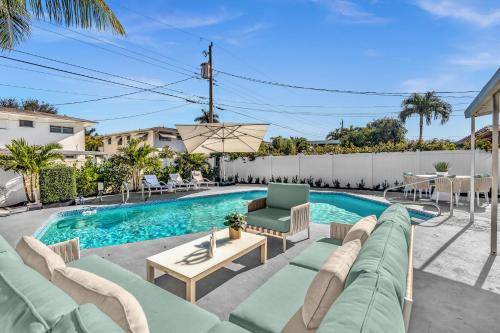 A Luxe Retreat in Paradise in Hollywood, USA
