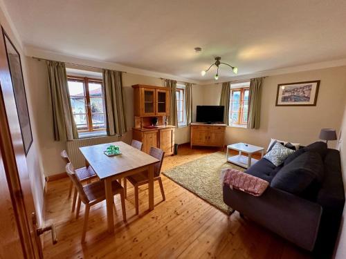 Family Room with Garden View