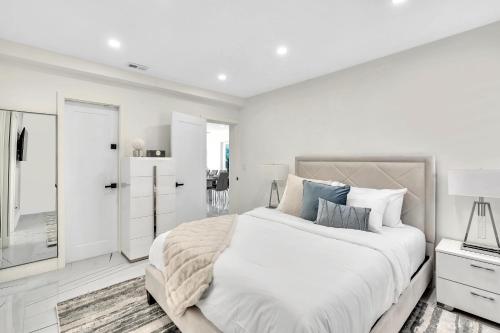 A Luxe Retreat in Paradise in Hollywood, USA