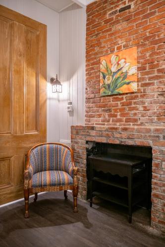 French Quarter Suites Hotel - image 5
