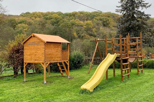 La Bétamotte: Maison entière avec piscine dans le parc du Morvan