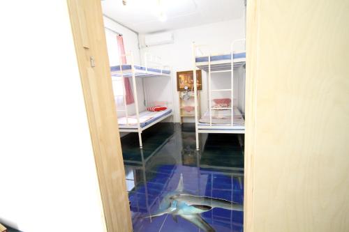 1 bunk bed