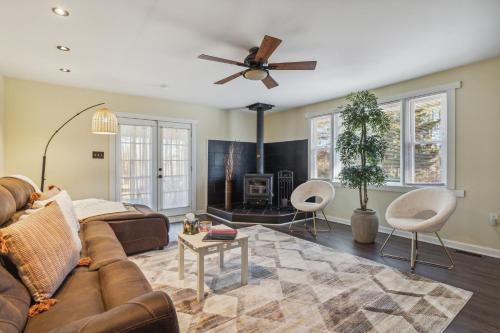 Valley Vista-Mins to SkylineDrive-Hot Tub-King, Queen Beds in פרונט רויאל(וי אי)
