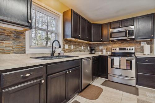 Valley Vista-Mins to SkylineDrive-Hot Tub-King, Queen Beds in פרונט רויאל(וי אי)