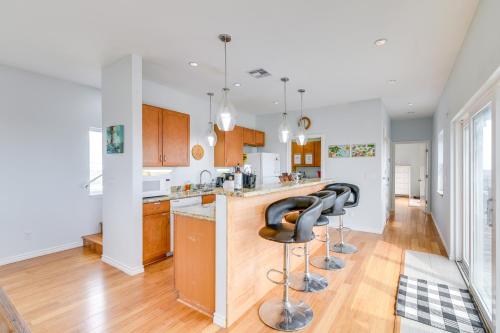 Beachfront Abode BBQs Decks Smart TV Etc! - image 12