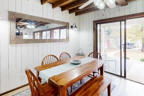 The Bird Watchers Cabin in Eatonton, USA
