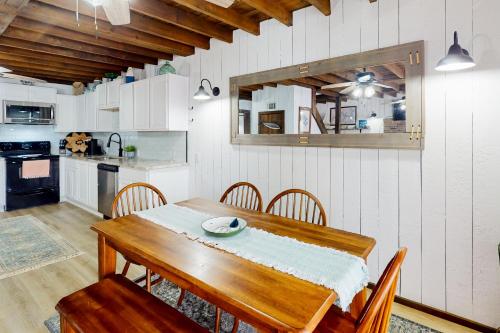 The Bird Watchers Cabin in Eatonton, USA