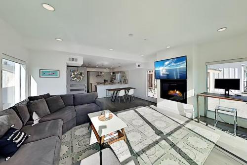 918 W Balboa B in Newport Beach, USA