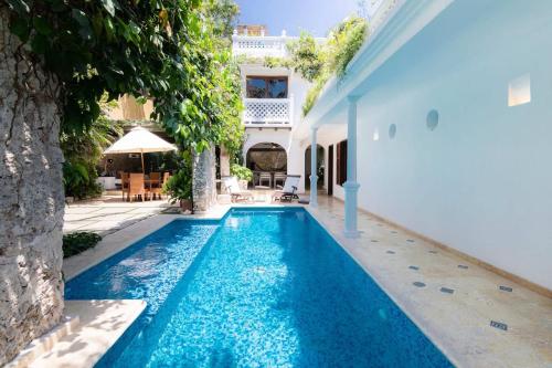 Vibrant House 5BR with Pool in Cartagena