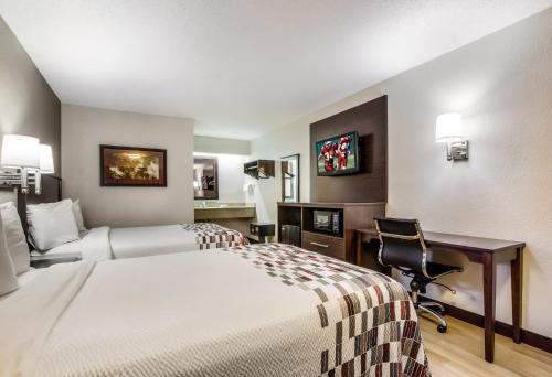 Red Roof Inn Lexington - image 5