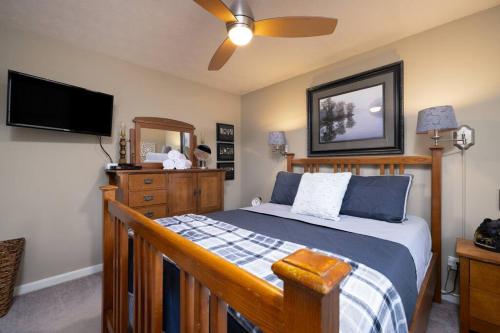 Lake Front Home 15 Min from BlueRidge Mountains. in Stanardsville, USA