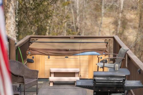 Lake Front Home 15 Min from BlueRidge Mountains. - image 9