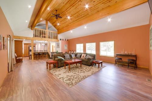 Spacious House on Half Acre Less Than 3 Mi to Beach!, Sawyer (foto 3)