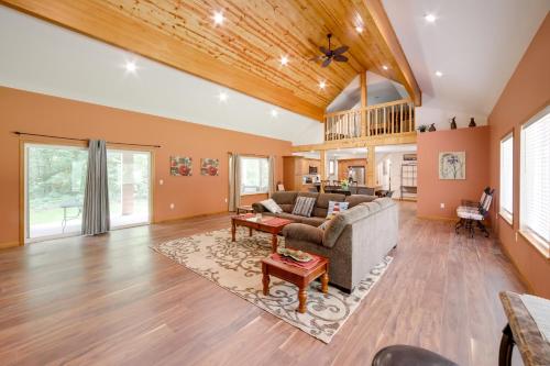 Spacious House on Half Acre Less Than 3 Mi to Beach!, Sawyer (foto 6)