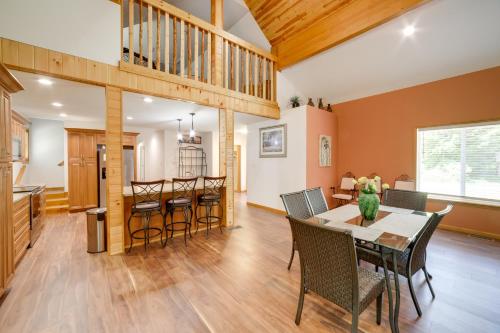 Spacious House on Half Acre Less Than 3 Mi to Beach!, Sawyer (foto 8)