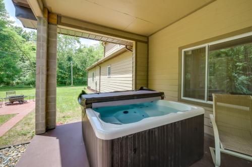 Spacious House on Half Acre Less Than 3 Mi to Beach!