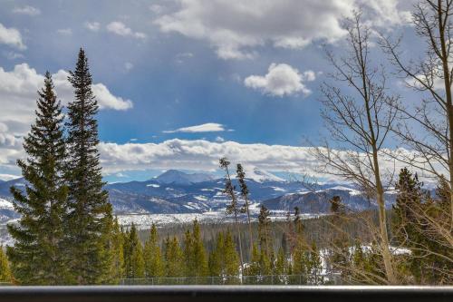 Mountain View Condo in Summit County about Hike and Ski! - image 7