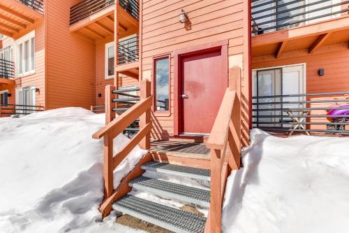Mountain View Condo in Summit County about Hike and Ski! - image 10
