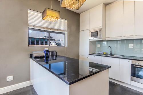 Two Bedroom with Jacuzzi - image 6