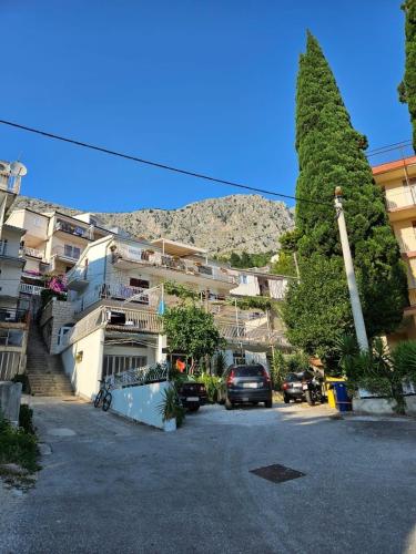 Apartments by the sea Omis - 21590 - Omiš