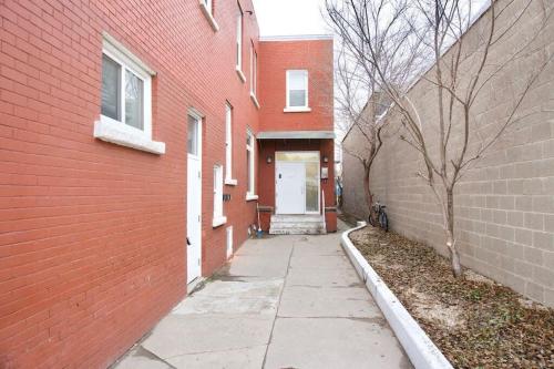 Spacious Condo In Moose Jaw - Large 2 BR Parking Coffee in Moose Jaw (SK)