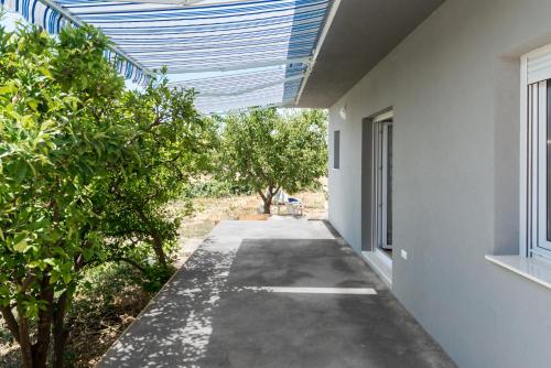 Seaside holiday house Kastel Stafilic Kastela - 22438 - image 2