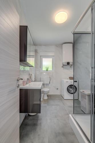 Two-Bedroom Holiday Home image 10
