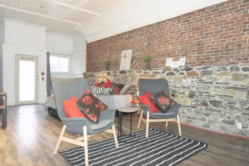 Cozy Studio In the Heart Uptown Saint John! Parking Coffee