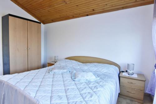 Apartments and rooms with parking space Zambratija, Umag - 22512