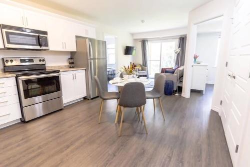 Brand new Gorgeous Condo Near UNB & Hospital Coffee Parking 202