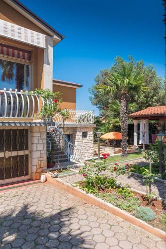 Apartments with parking space Umag - 22520 in آومجا
