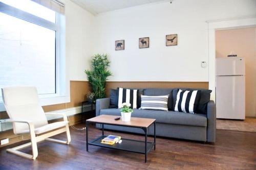 NEW Stunning Large Gorgeous Space Downtown Parking Coffee in Moose Jaw (SK)