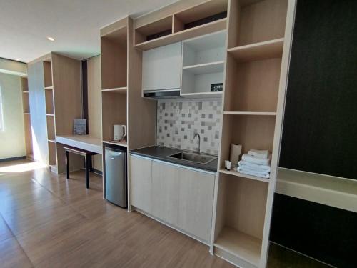 艾玛乌斯公寓酒店 (Emmaus condotel) in 安吉利斯/克拉克