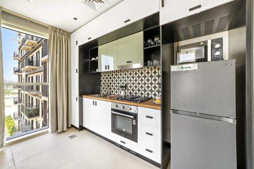 Silkhaus exclusive 2BDR in Dubai Hills - image 3